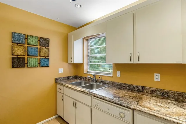 $169,000 | 5003 Village Gardens Drive, Unit 39, Sarasota, FL 34234