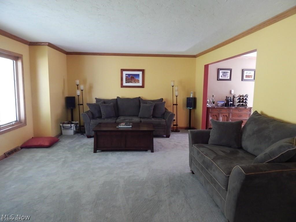 6681 Hathaway Road Valley View, OH 44125 - Photo 4 of 23 Gallery Image 4