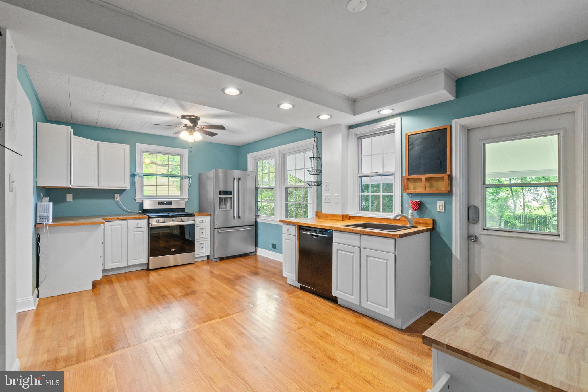 6504 Crestwood Road Baltimore, MD 21239 - Photo 13 of 34