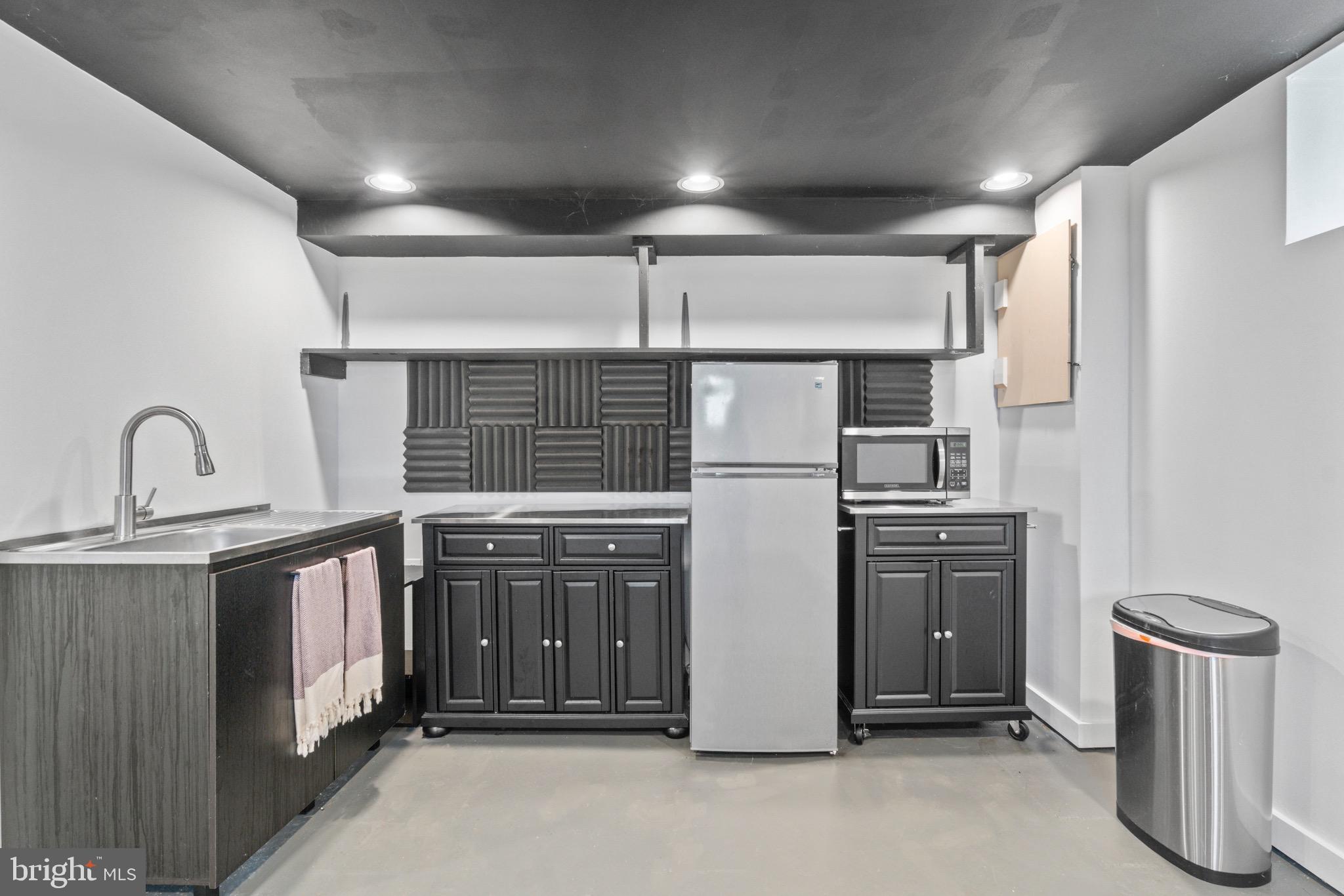 6504 Crestwood Road Baltimore, MD 21239 - Photo 27 of 34