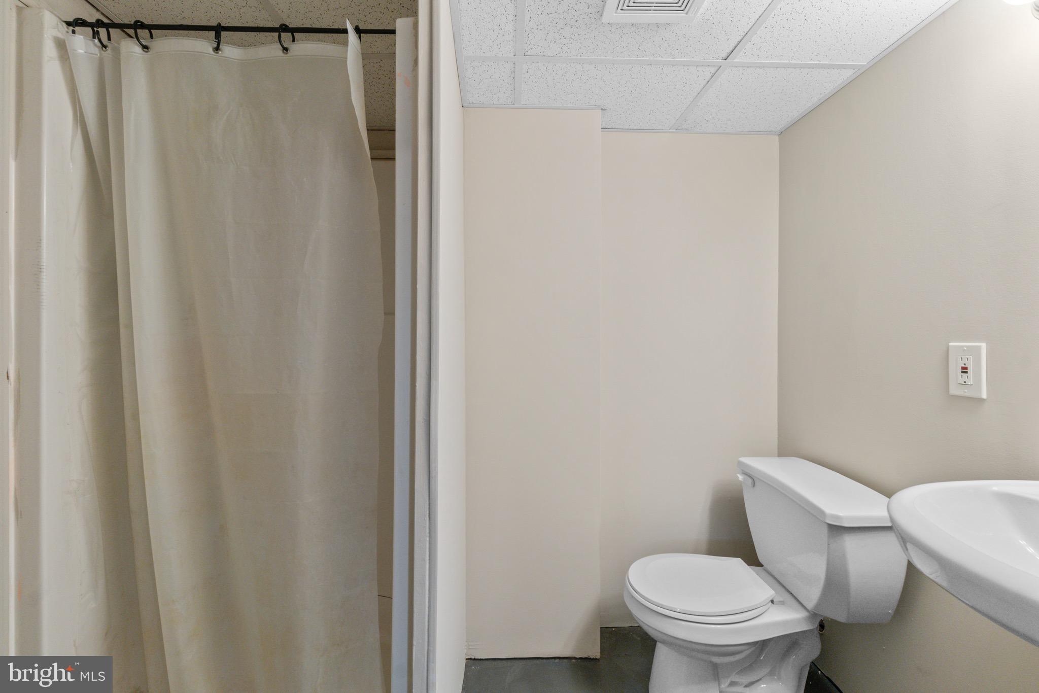 6504 Crestwood Road Baltimore, MD 21239 - Photo 28 of 34