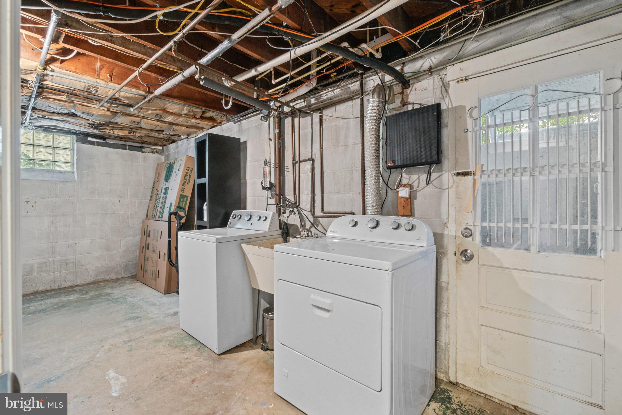 6504 Crestwood Road Baltimore, MD 21239 - Photo 29 of 34