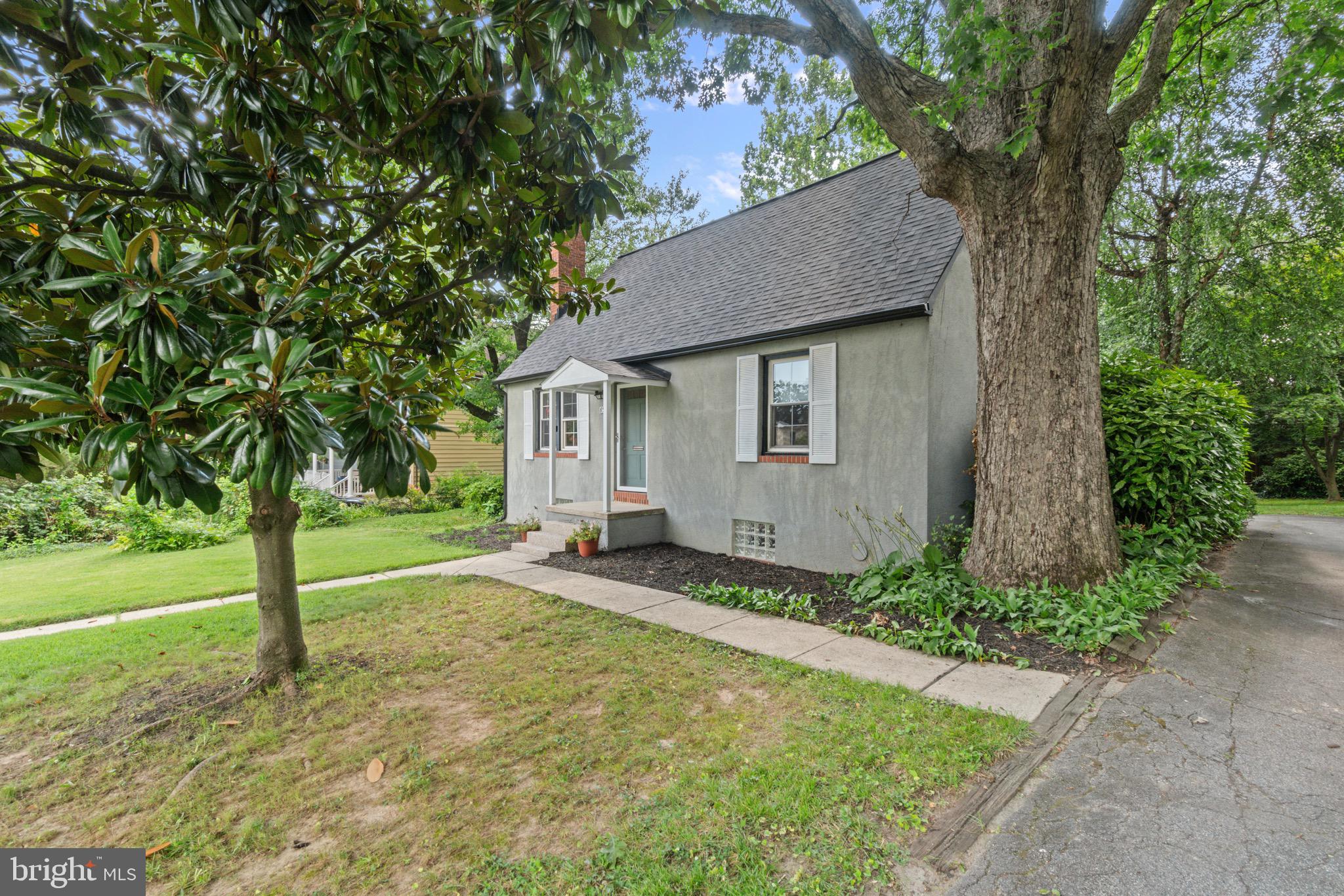 6504 Crestwood Road Baltimore, MD 21239 - Photo 3 of 34