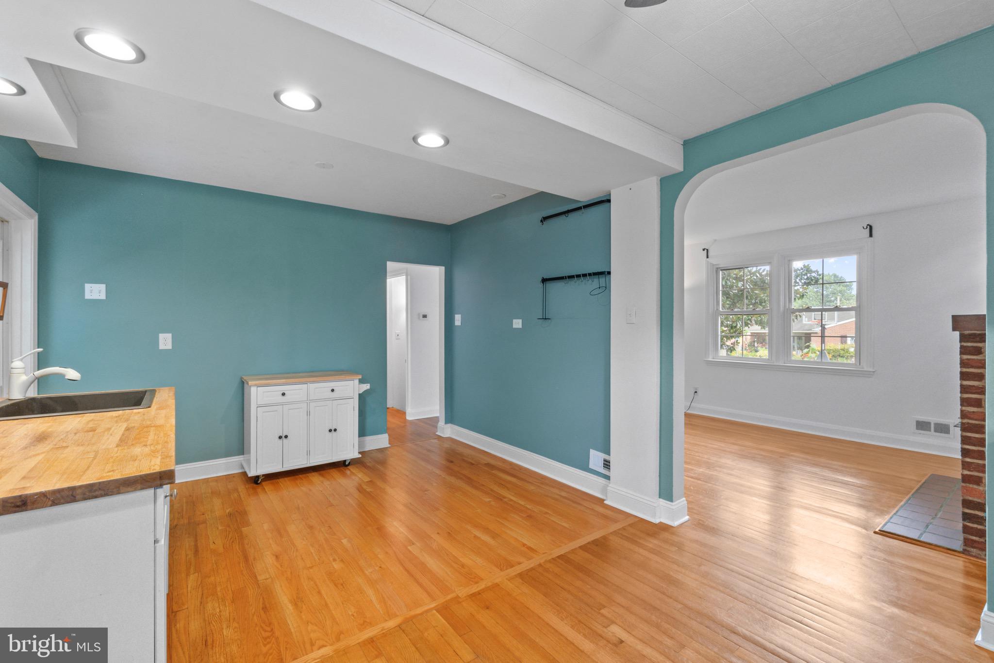 6504 Crestwood Road Baltimore, MD 21239 - Photo 9 of 34