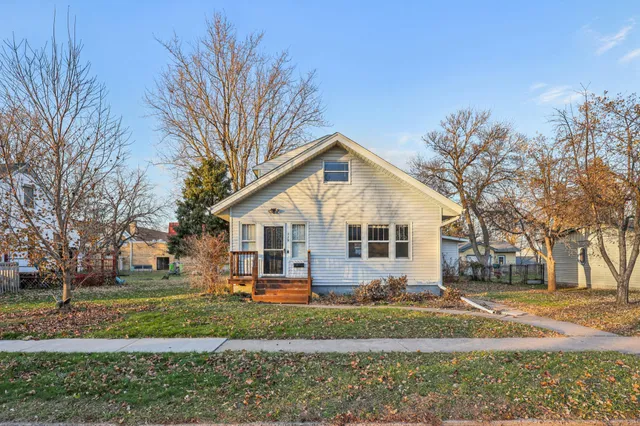 $330,000 | 229 North 2nd Street, New Richmond, WI 54017