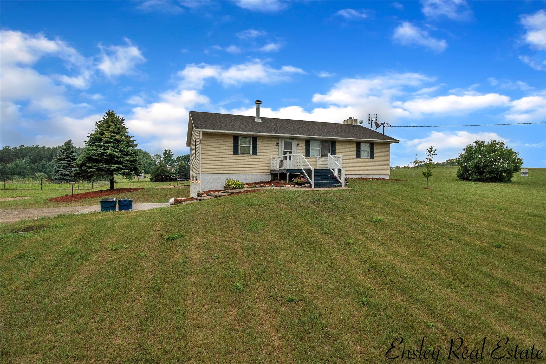 11766 Almy Road Lakeview, MI 48850 - Photo 2 of 46 02-11766 Almy Rd-Windowstill Real Estate