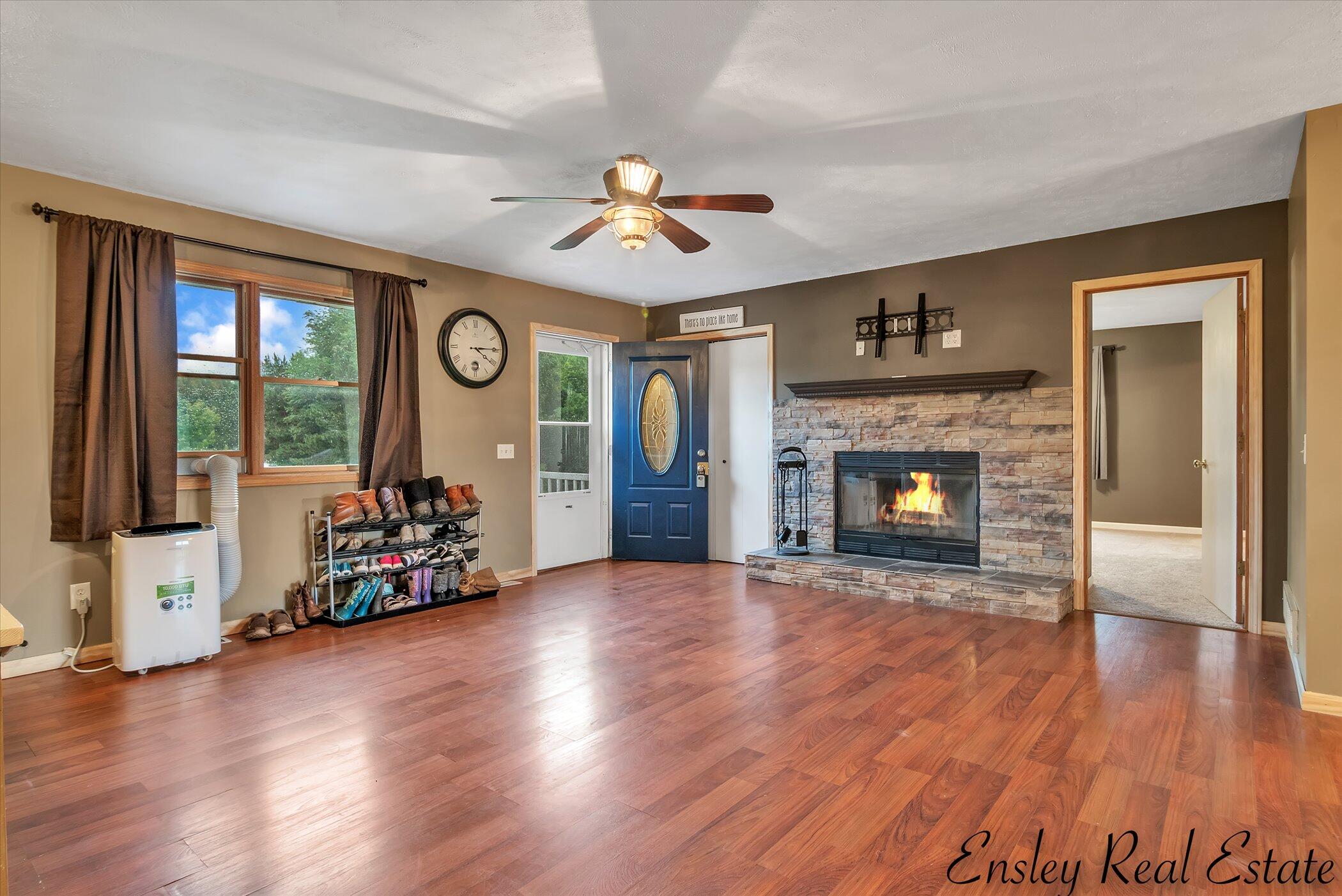 11766 Almy Road Lakeview, MI 48850 - Photo 6 of 46 06-11766 Almy Rd-Windowstill Real Estate