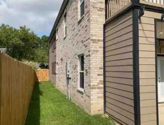 $2,400 | 5614 Hollow Pines Drive, Houston, TX 77049