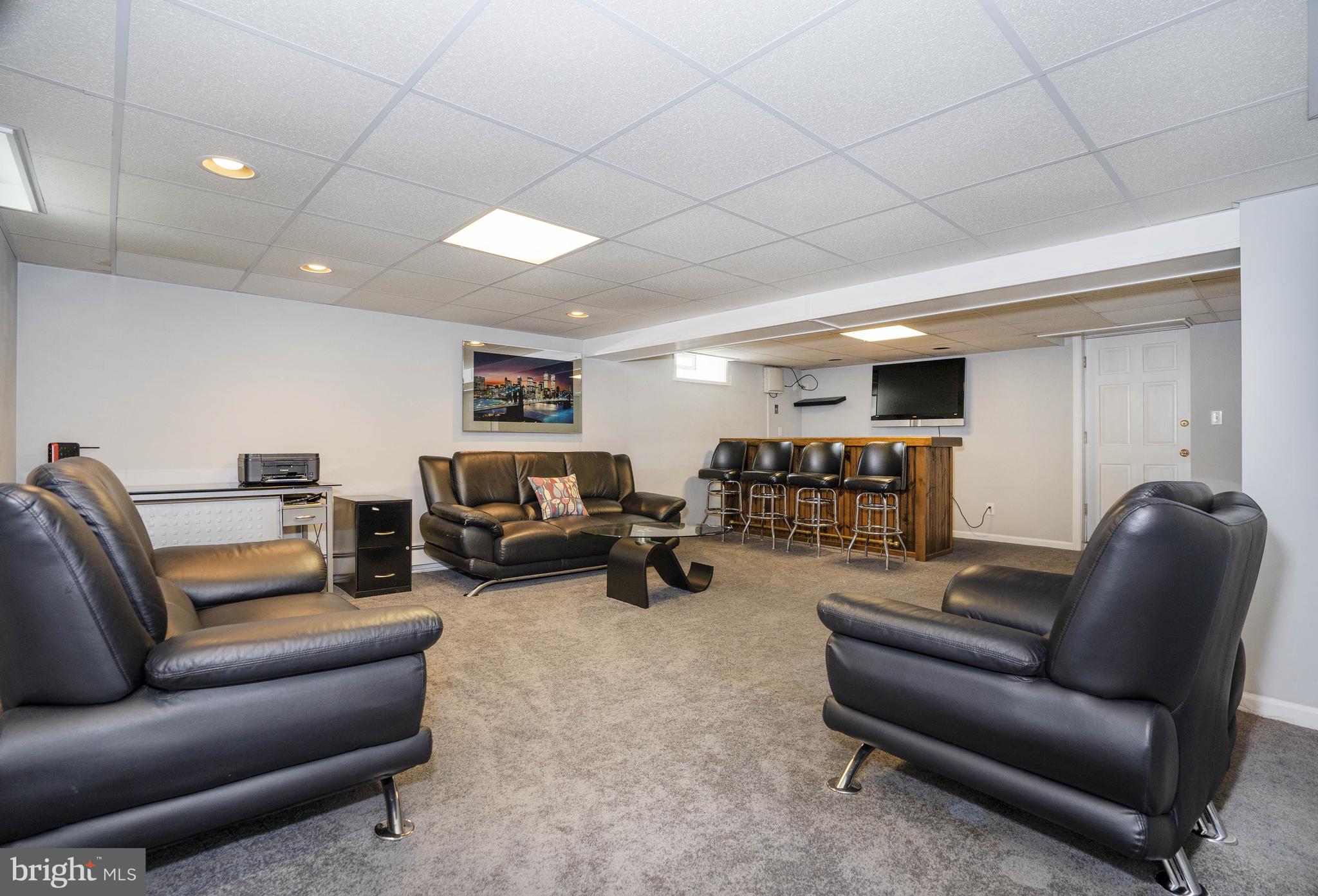 706 Lehigh Road Newark, DE 19711 - Photo 21 of 34 Finished basement, bar and furniture included