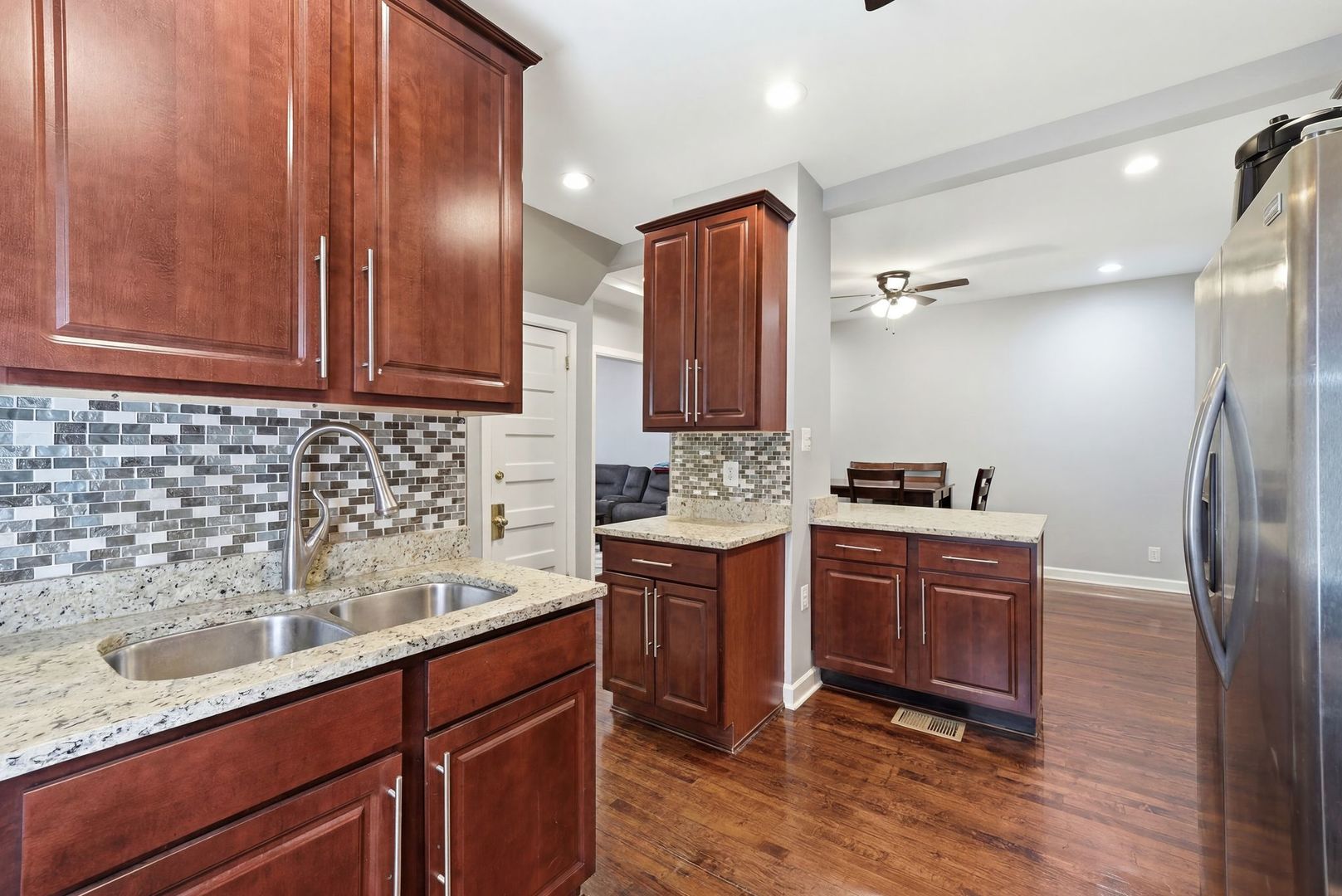 1235 North Harding Avenue Chicago, IL 60651 - Photo 9 of 38