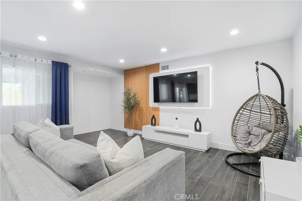 8746 Ruffner Avenue Northridge, CA 91343 - Photo 14 of 40