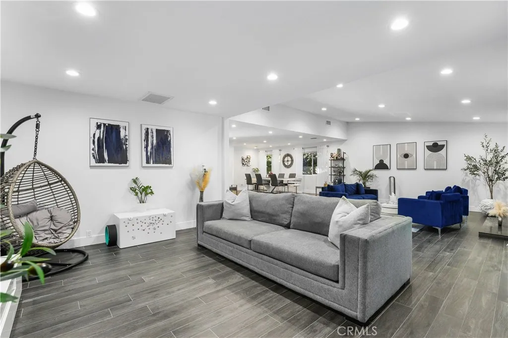 8746 Ruffner Avenue Northridge, CA 91343 - Photo 15 of 40