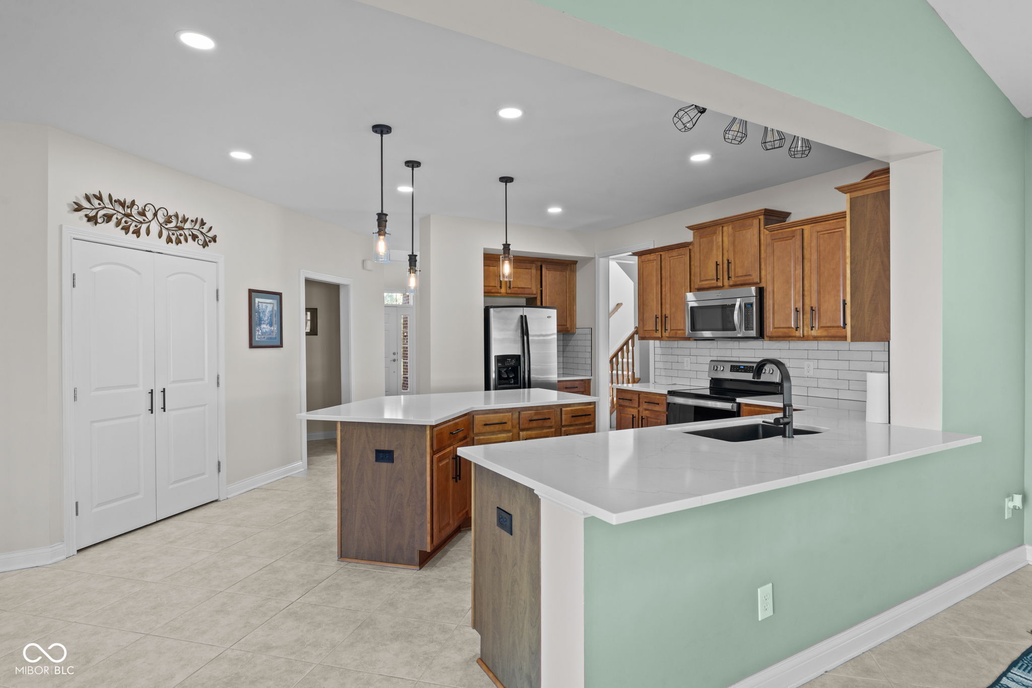 4637 Shadow Ridge Boulevard Greenwood, IN 46143 - Photo 17 of 59 Gallery Image 17