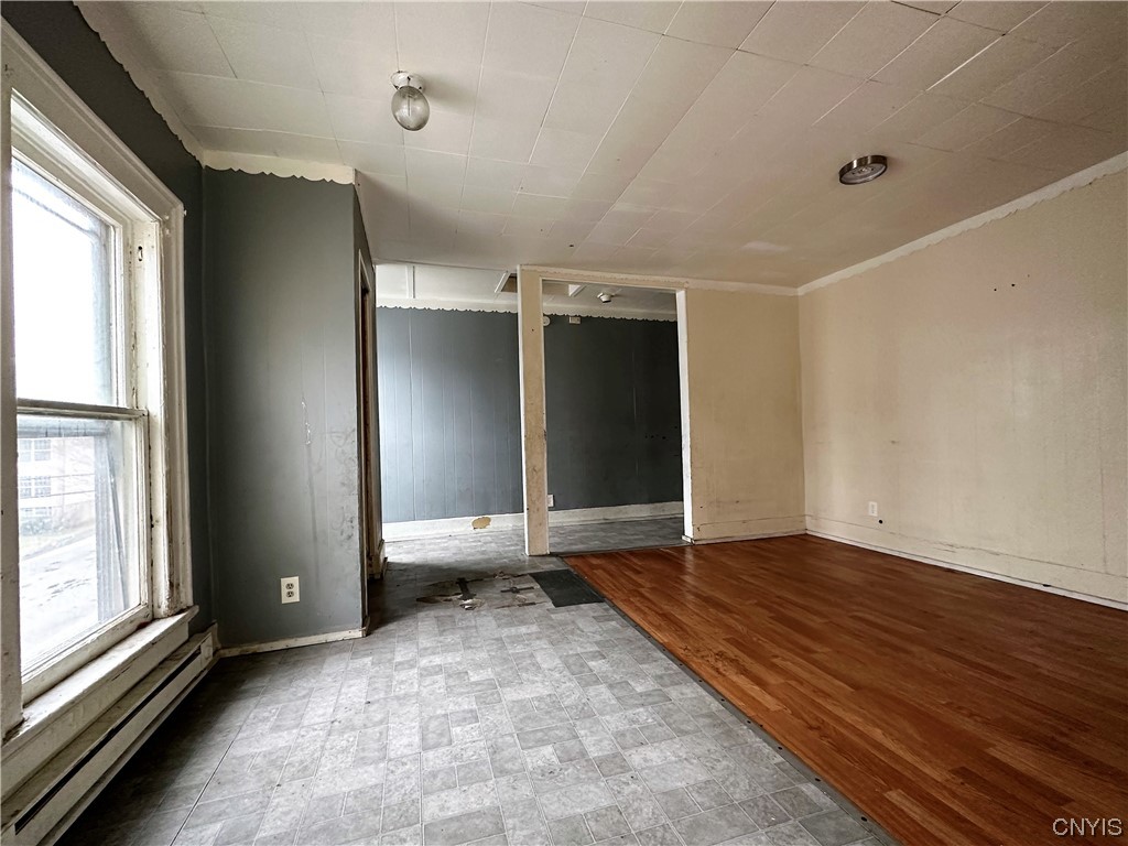 819 Danforth Street Syracuse, NY 13208 - Photo 12 of 16