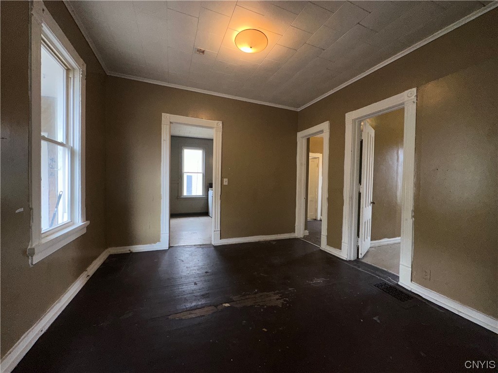 819 Danforth Street Syracuse, NY 13208 - Photo 6 of 16