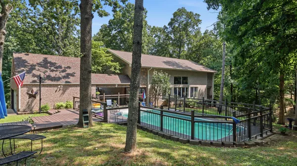 $995,000 | 1301 County Road 6020, West Plains, MO 65775