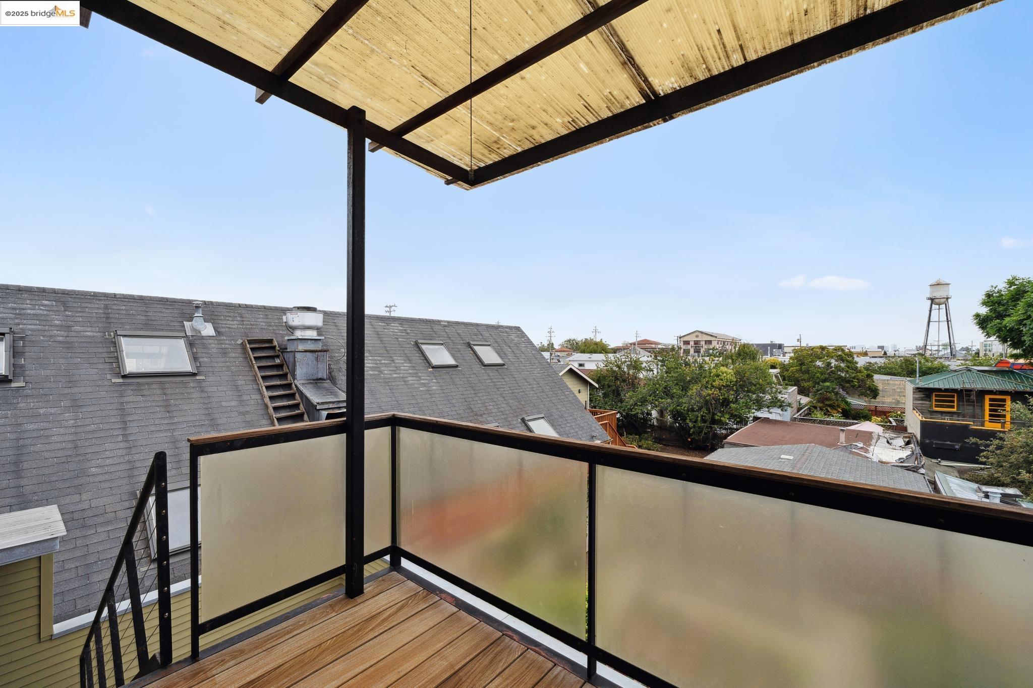 1010 Grayson Street Berkeley, CA 94710 - Photo 24 of 35 a view of a street from a balcony