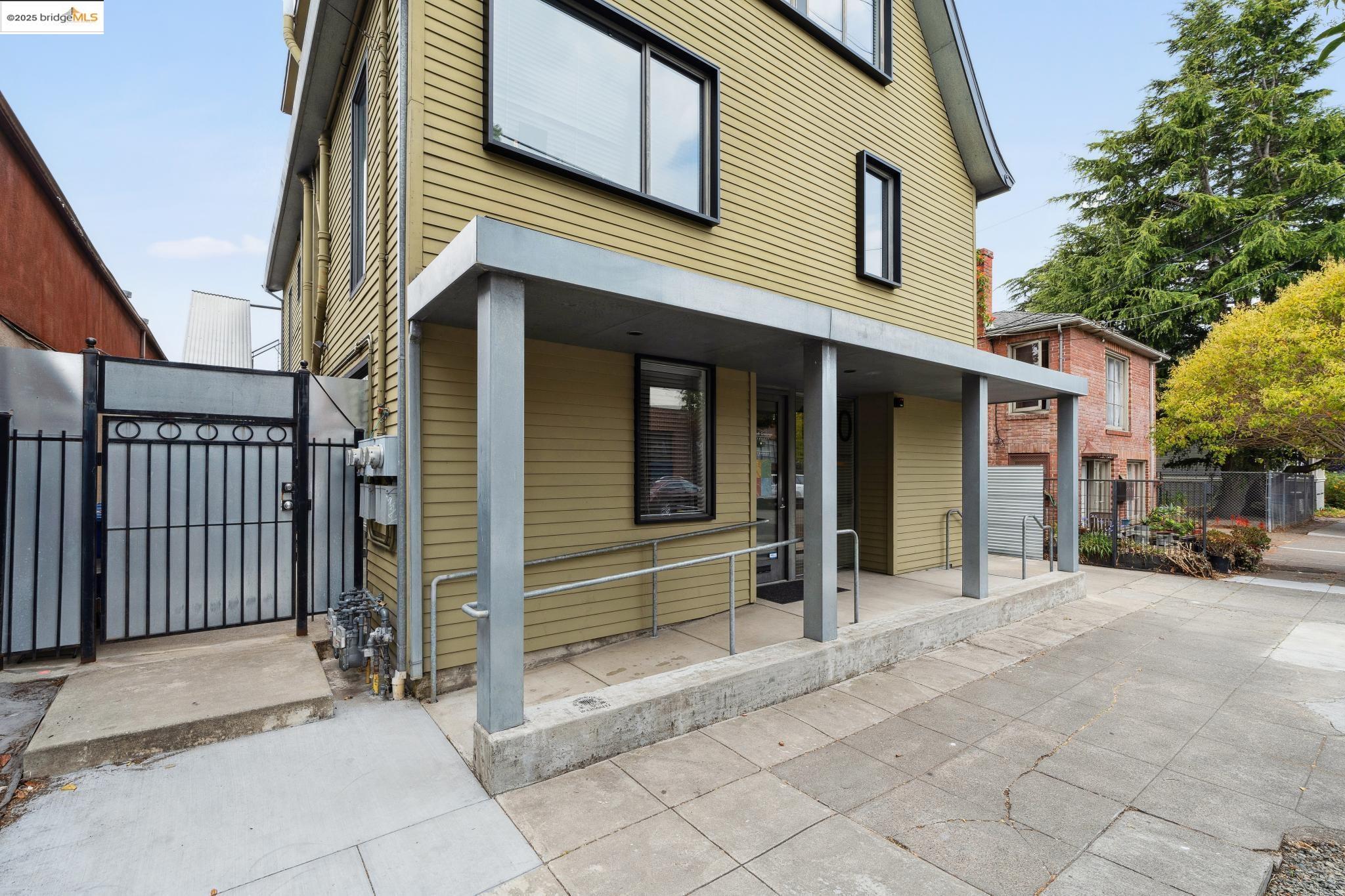 1010 Grayson Street Berkeley, CA 94710 - Photo 3 of 35 a view of a house with a outdoor space