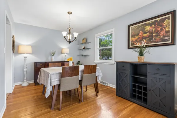$489,000 | 1105 Barberry Lane, Mount Prospect, IL 60056