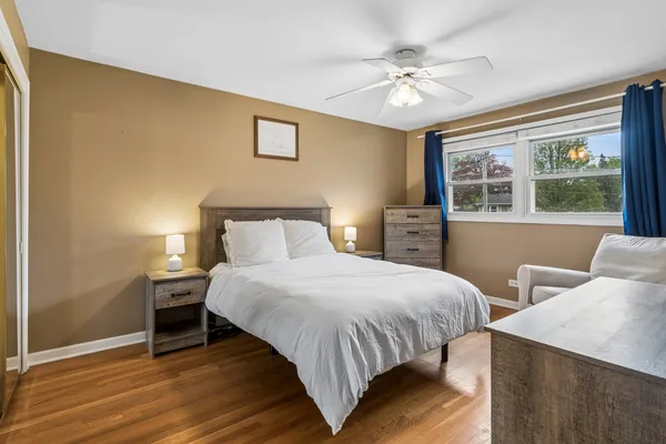 $489,000 | 1105 Barberry Lane, Mount Prospect, IL 60056
