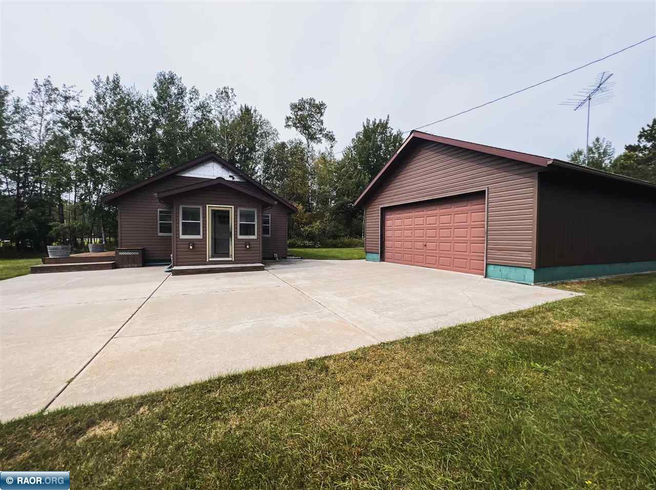 11907 Town Line Road Hibbing, MN 55746 - Photo 3 of 17