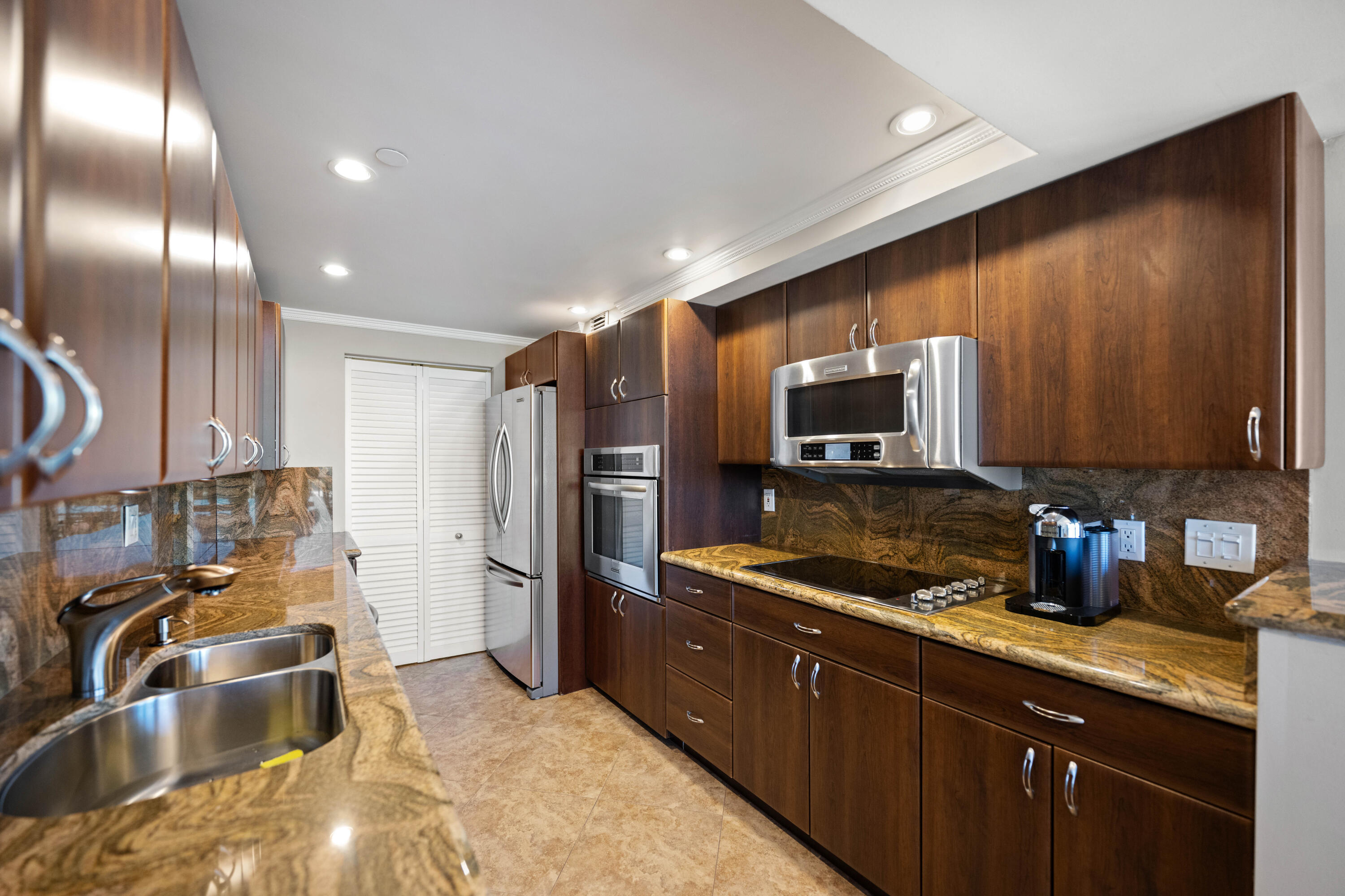 859 Jeffery Street, Unit 804 Boca Raton, FL 33487 - Photo 12 of 61 DSC_4151