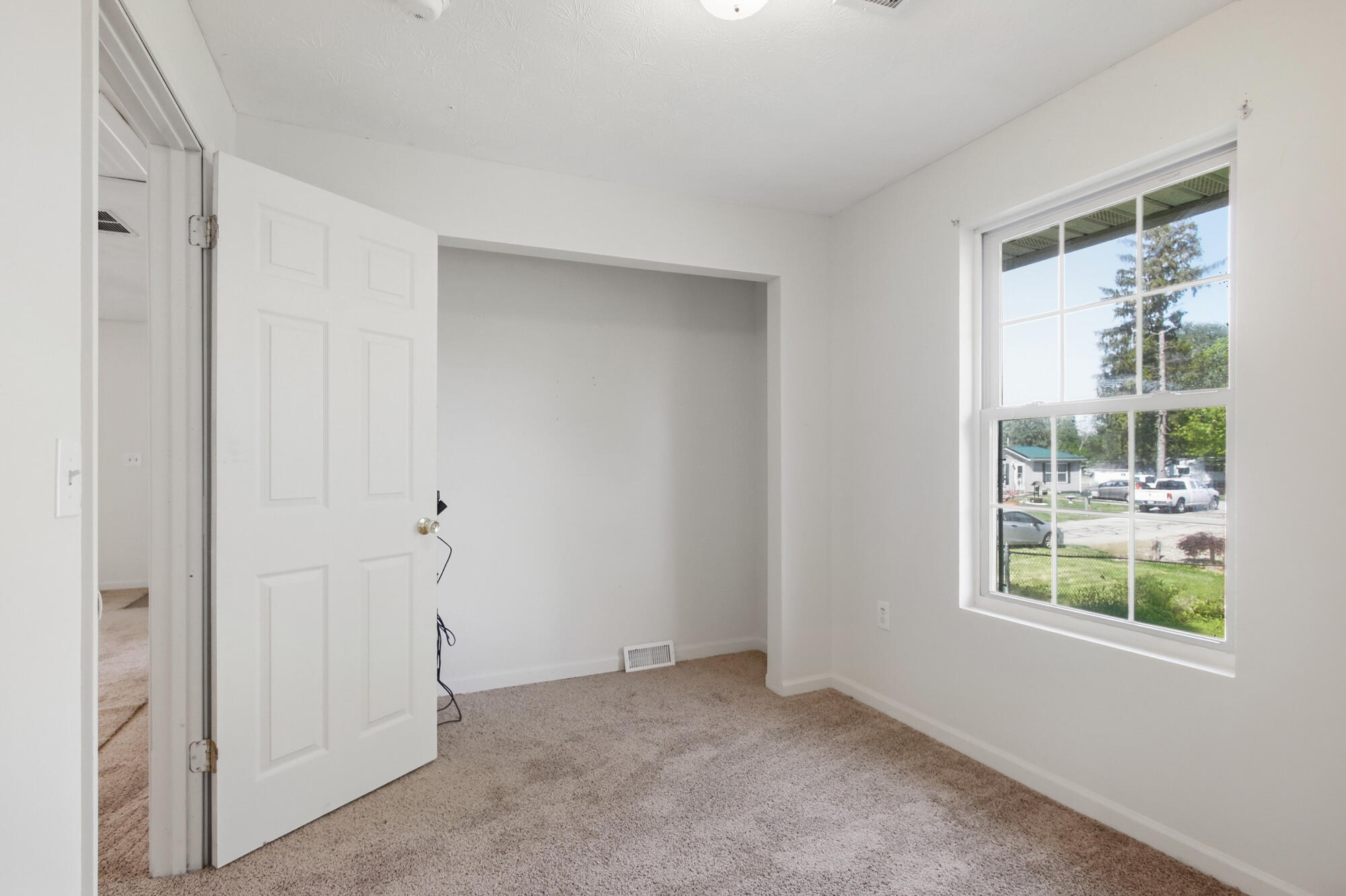 633 Neosha Avenue Springfield, OH 45505 - Photo 12 of 23 012