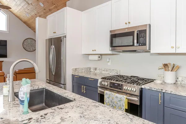 $898,900 | 66-67 Bailey Hill Road, Cambridge, ME 04923