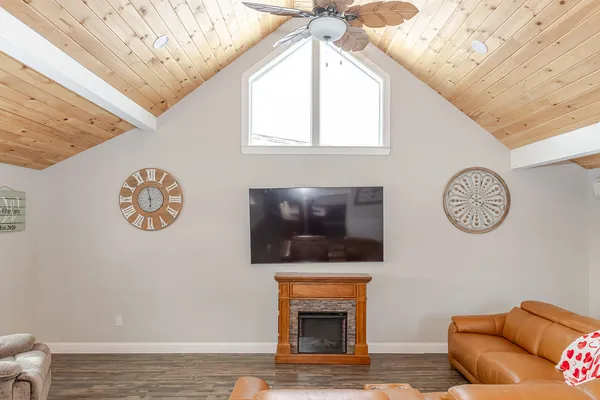 $898,900 | 66-67 Bailey Hill Road, Cambridge, ME 04923