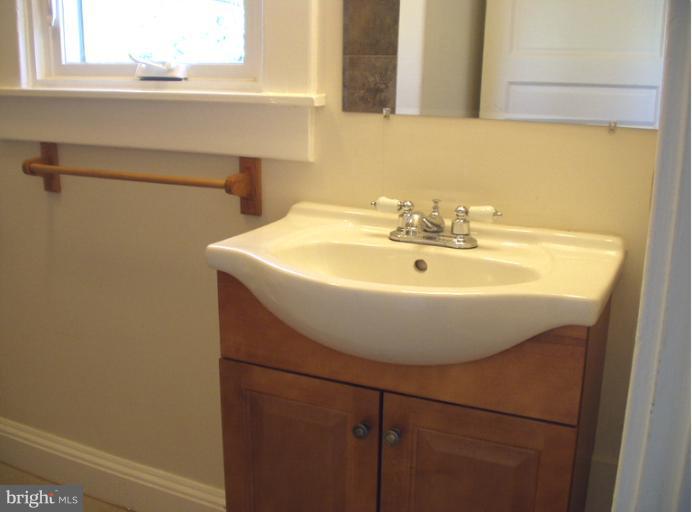 506 Pafel Road Annapolis, MD 21401 - Photo 11 of 16 Bath