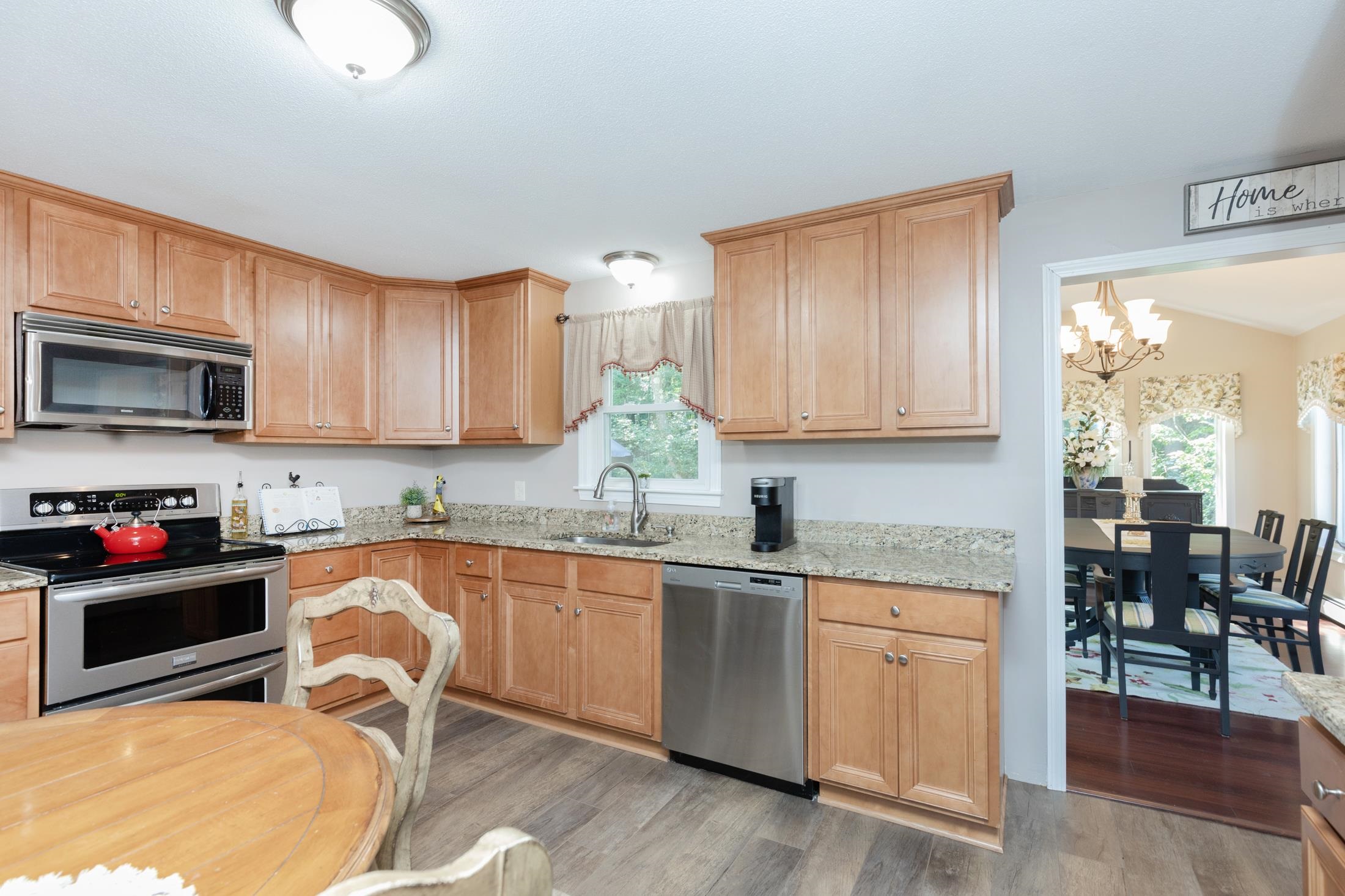 36 Berry Road Derry, NH 03038 - Photo 13 of 26