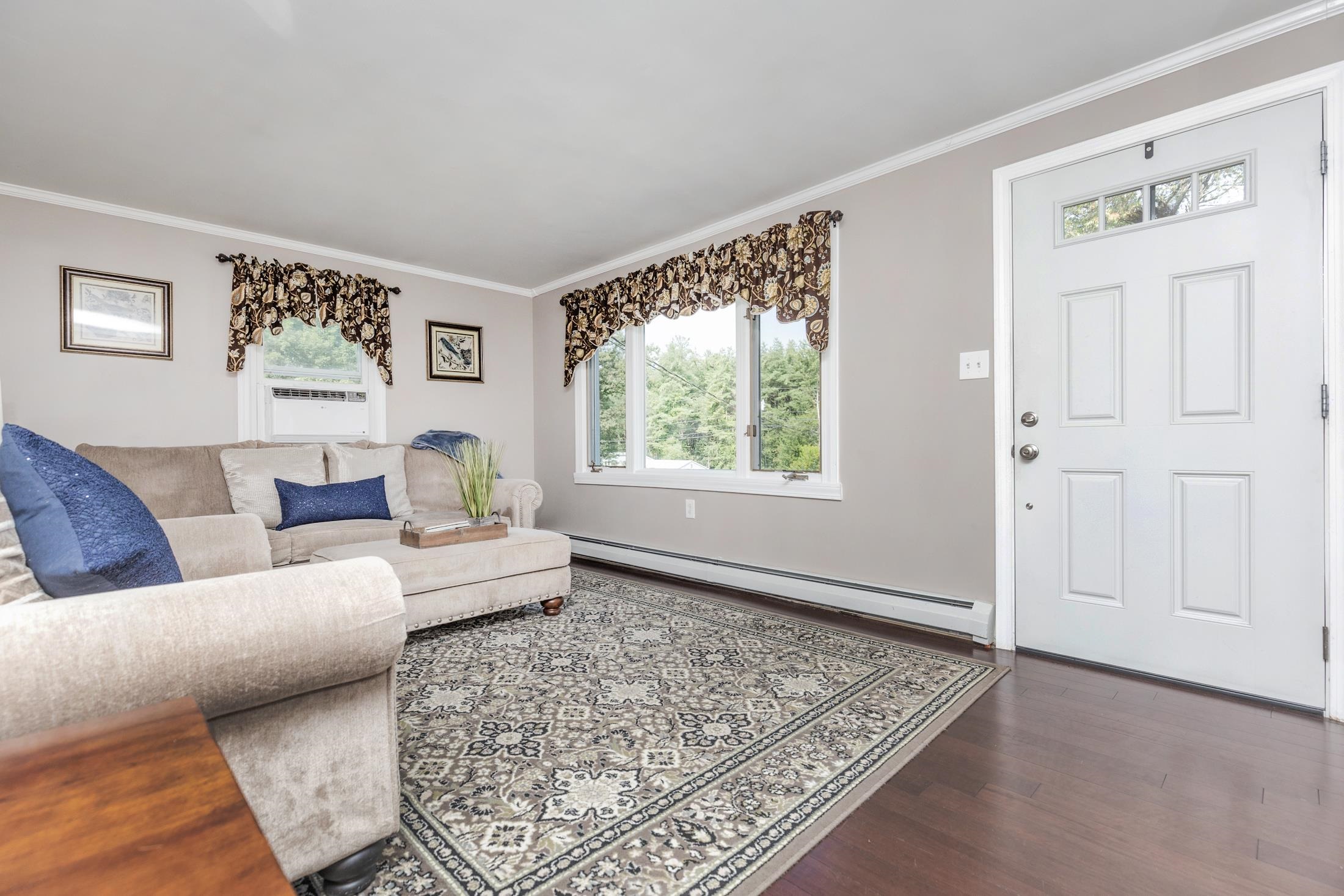 36 Berry Road Derry, NH 03038 - Photo 4 of 26