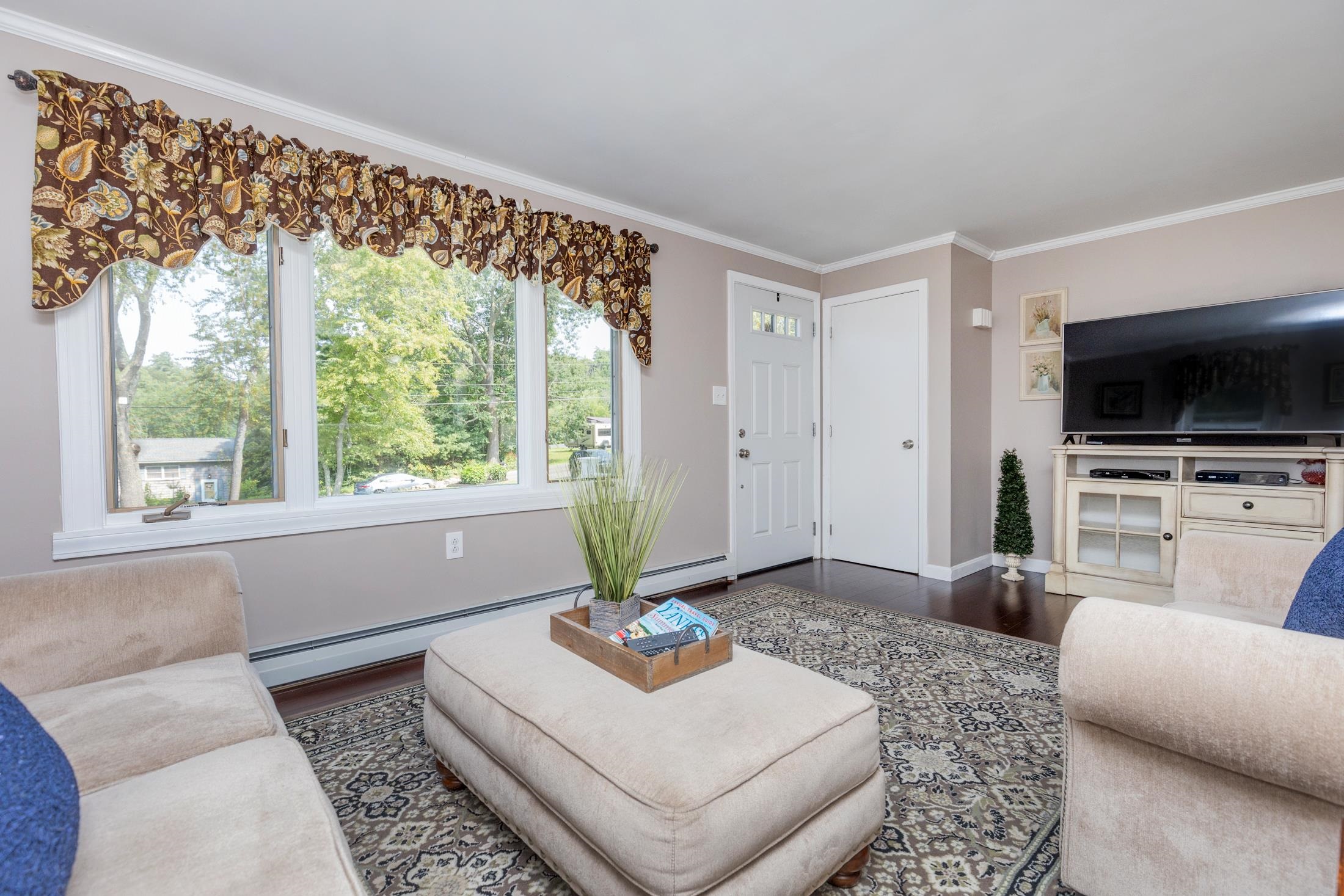 36 Berry Road Derry, NH 03038 - Photo 6 of 26