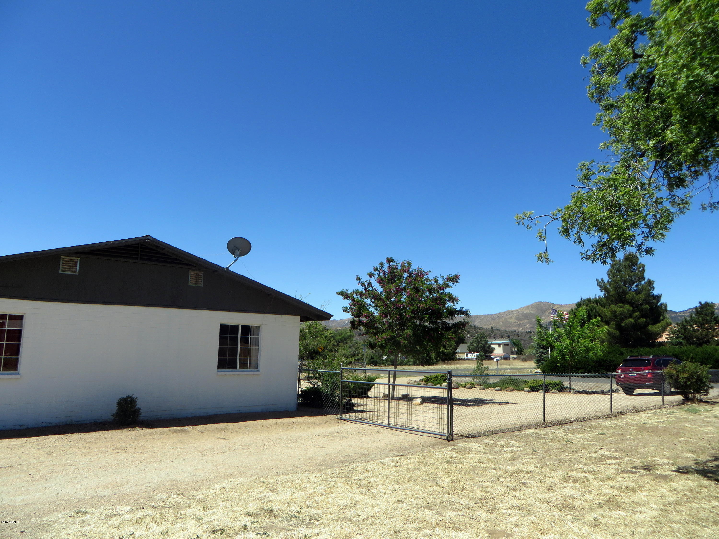 18631 Peeples Valley Road Peeples Valley, AZ 86332 - Photo 45 of 45 Side Yard looking west