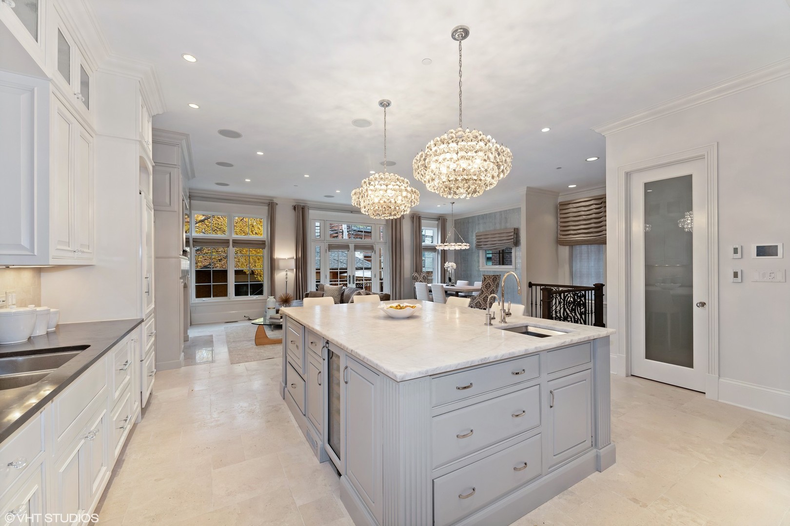 3826 North Wayne Avenue Chicago, IL 60613 - Photo 11 of 50