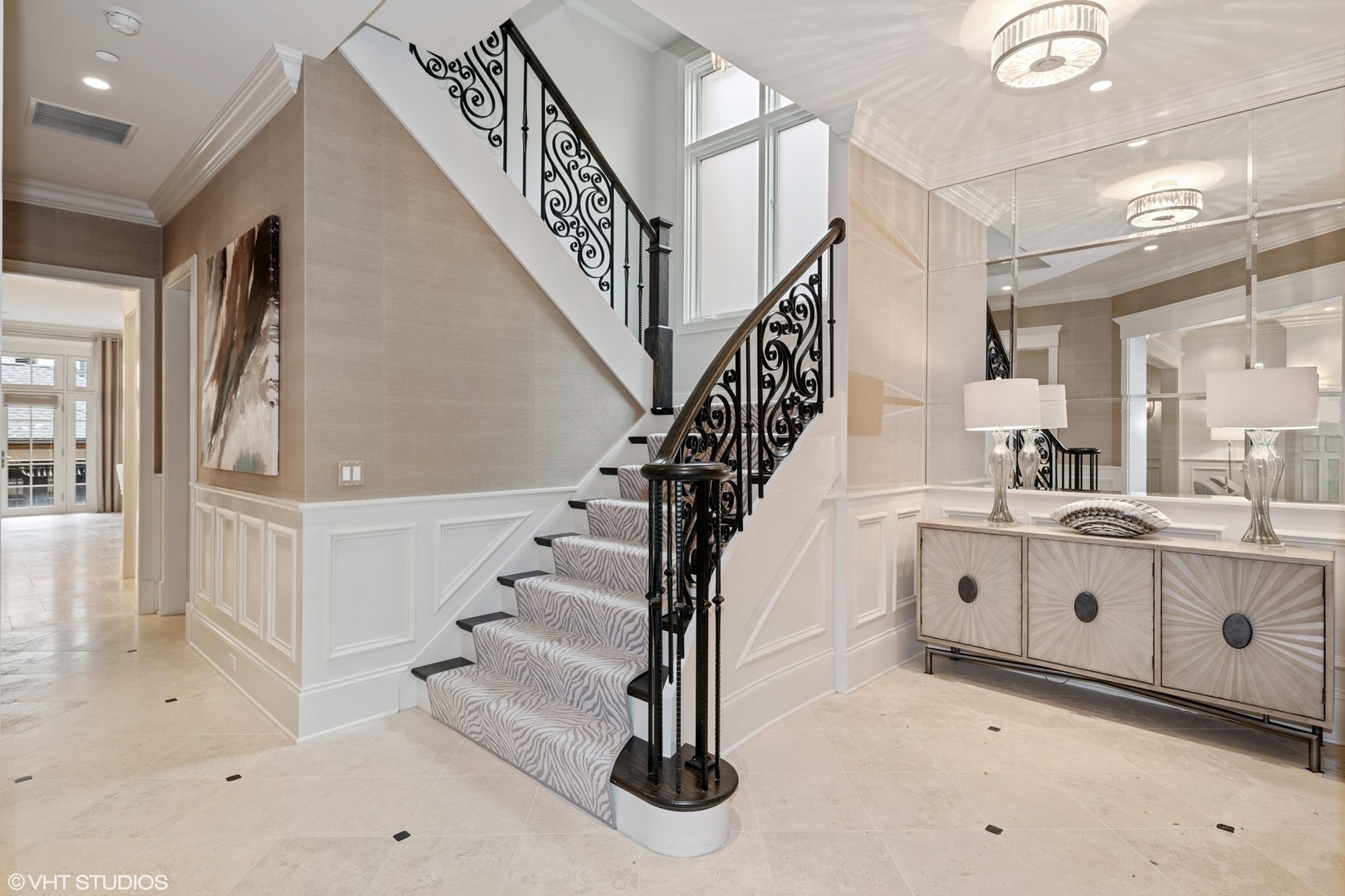 3826 North Wayne Avenue Chicago, IL 60613 - Photo 3 of 50