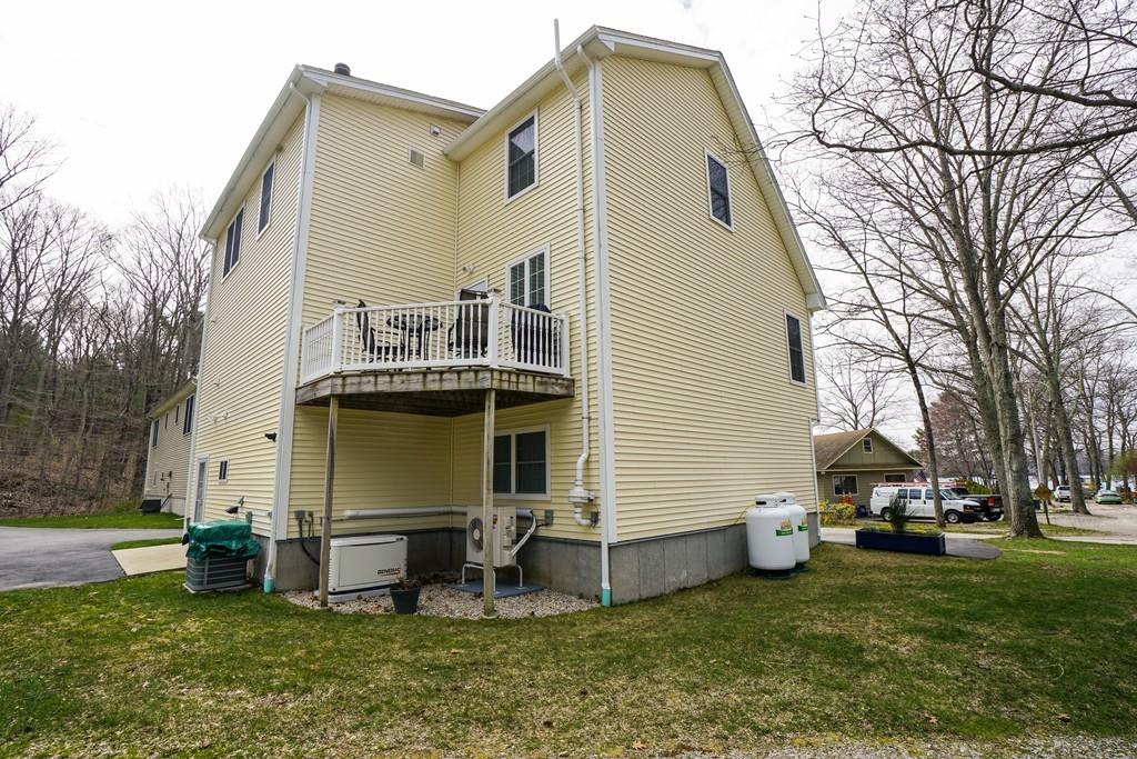 2 A Lakeview Road Webster, MA 01570 - Photo 4 of 38