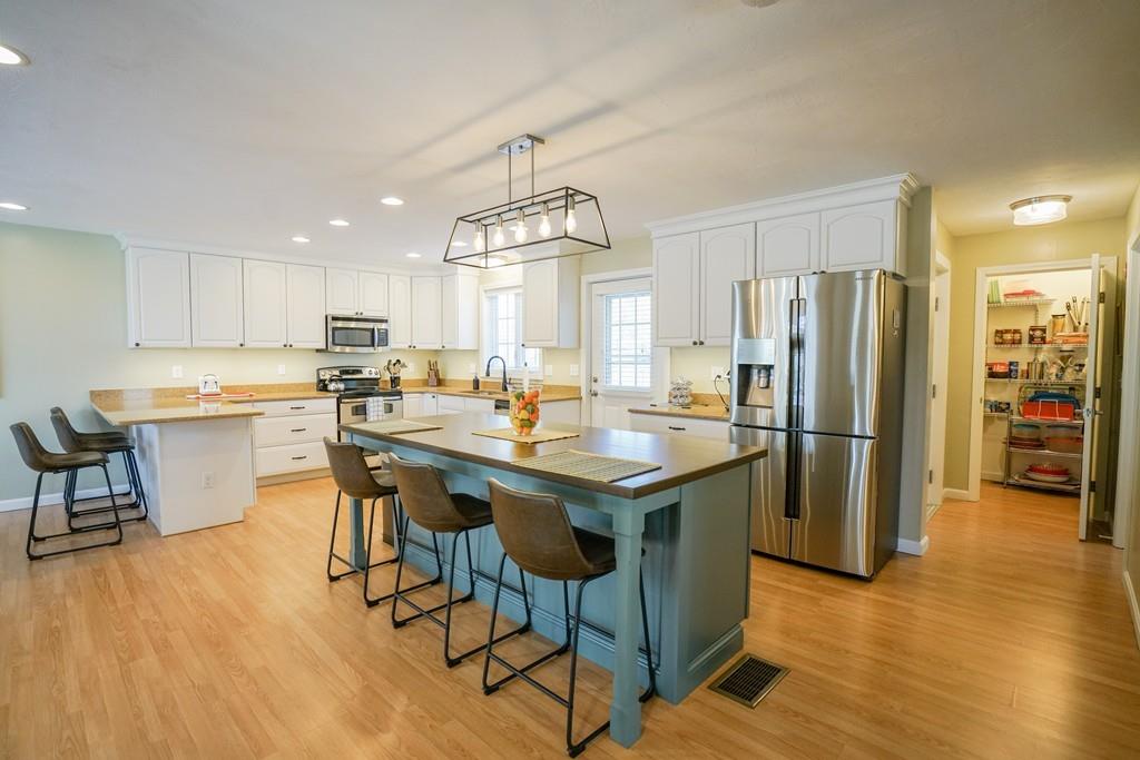 2 A Lakeview Road Webster, MA 01570 - Photo 5 of 38
