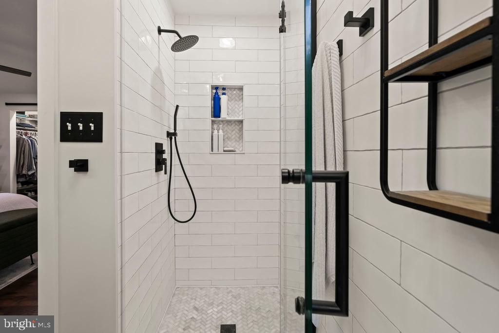 320 Kent Road Broomall, PA 19008 - Photo 25 of 58 Primary shower