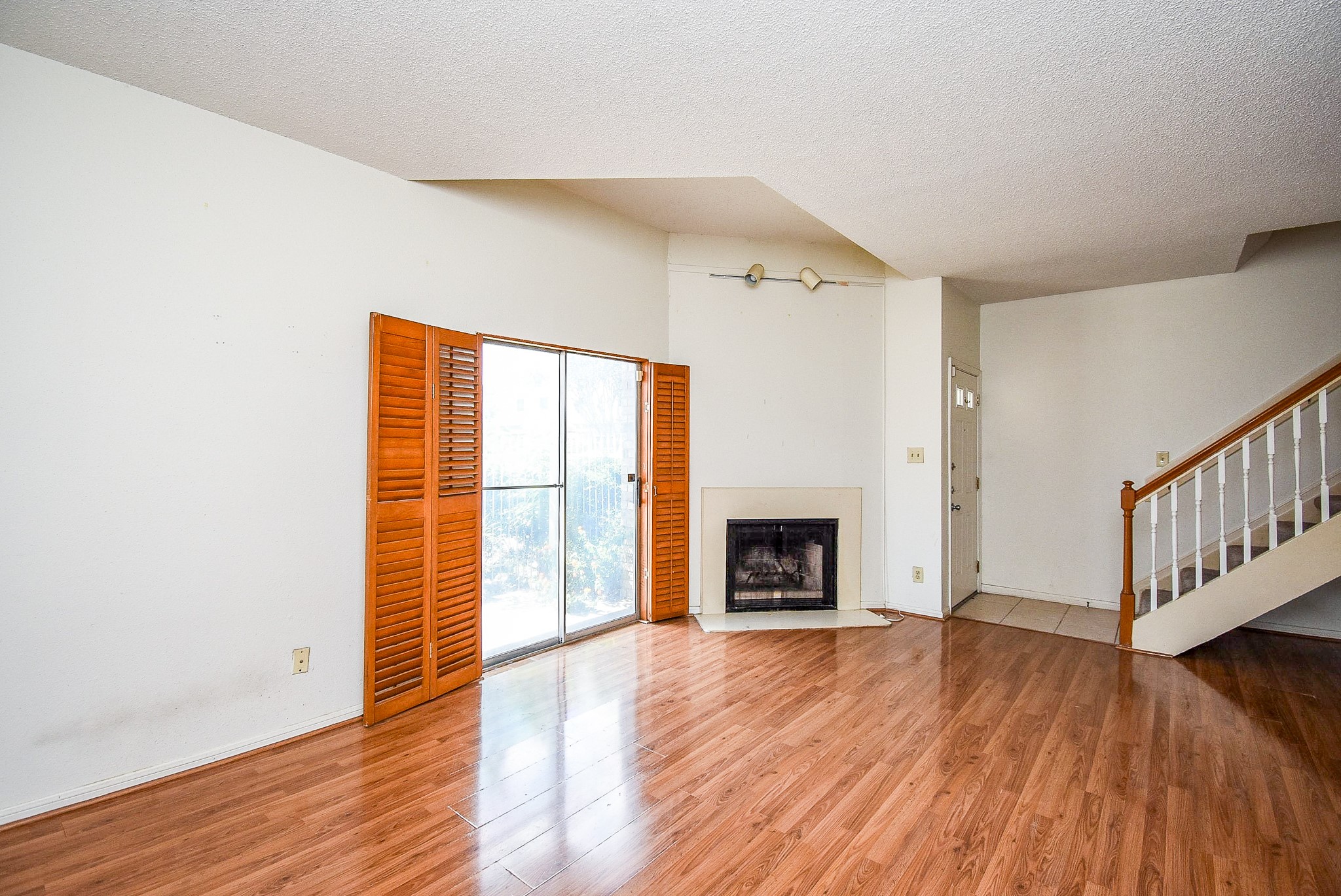 7575 Cambridge Street, Unit 1004 Houston, TX 77054 - Photo 7 of 32