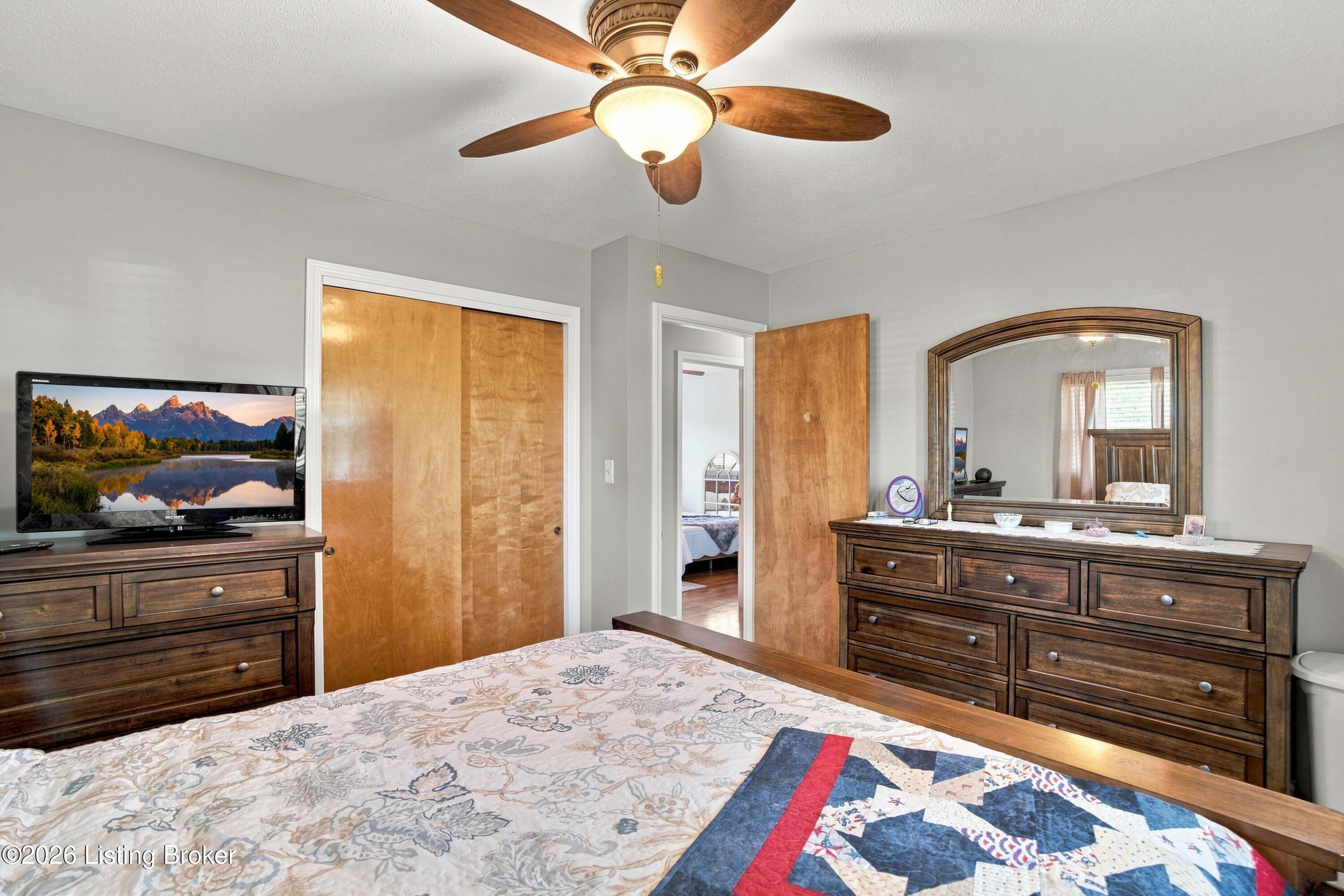 6217 Maywick Road Louisville, KY 40272 - Photo 14 of 46 DSC09312 2