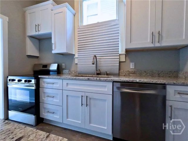 $2,400 | 613 East 38th Street, Savannah, GA 31401