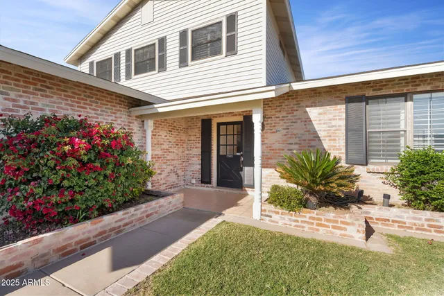 $2,900 | 2542 West Nopal Avenue, Mesa, AZ 85202