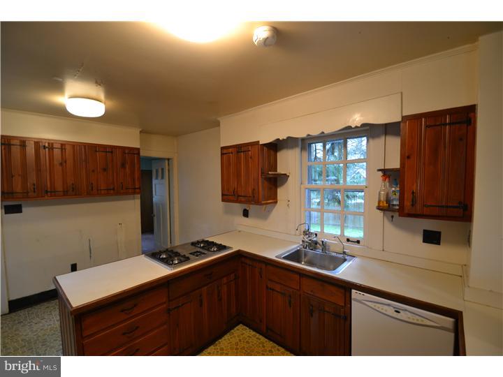 208 St Georges Road Ardmore, PA 19003 - Photo 2 of 15 Gallery Image 2