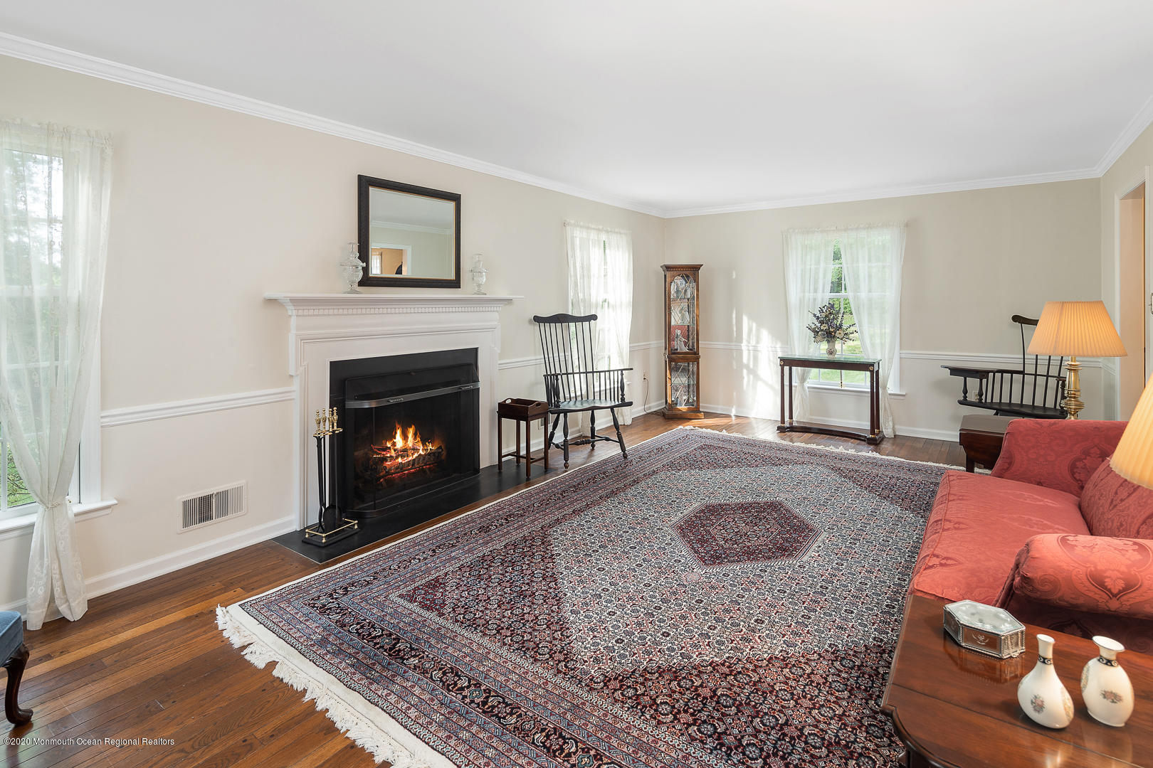 243 Province Line Road Allentown, NJ 08501 - Photo 5 of 24 Living Room