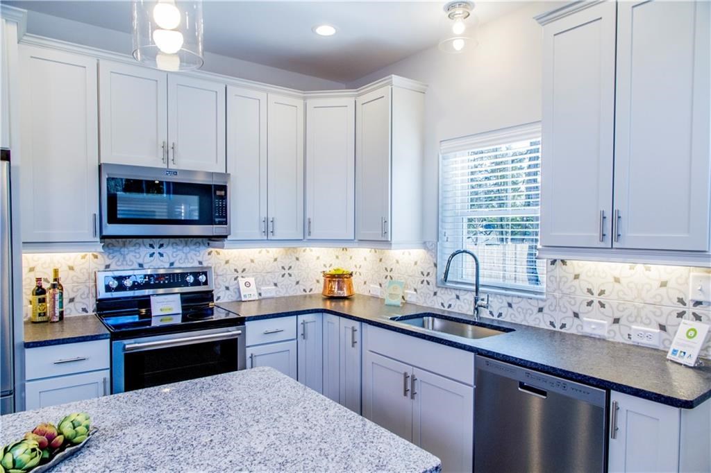 200 Granite Street, Unit 2 Warwick, RI 02886 - Photo 9 of 25 Gallery Image 9