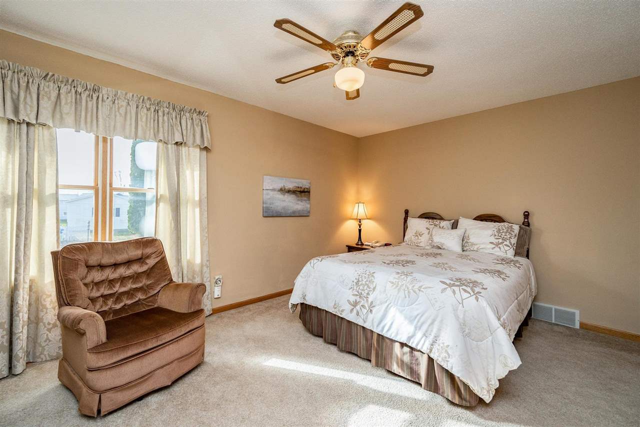 331 West Sovers Street Solon, IA 52333 - Photo 17 of 39 Gallery Image 17