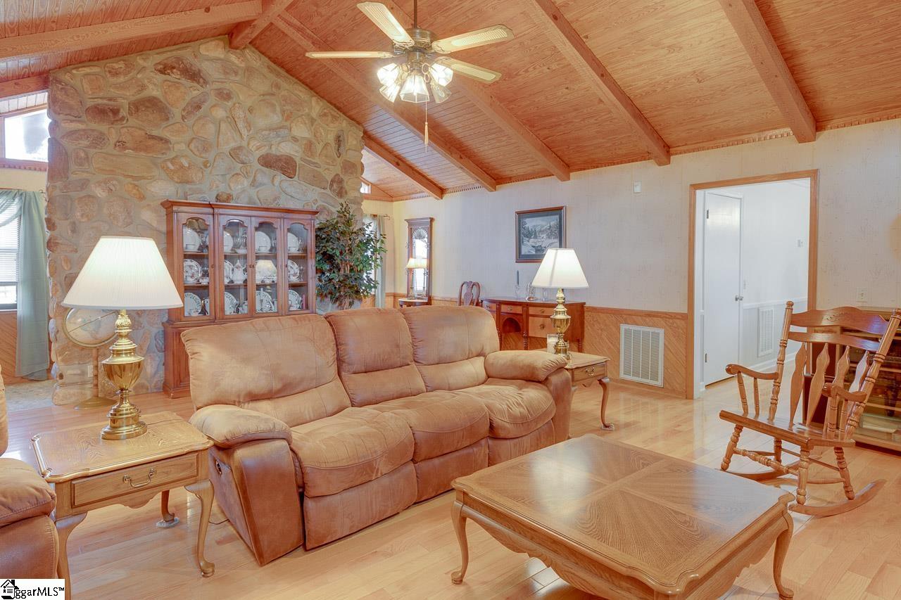 456 Jameson Road Easley, SC 29640 - Photo 4 of 34