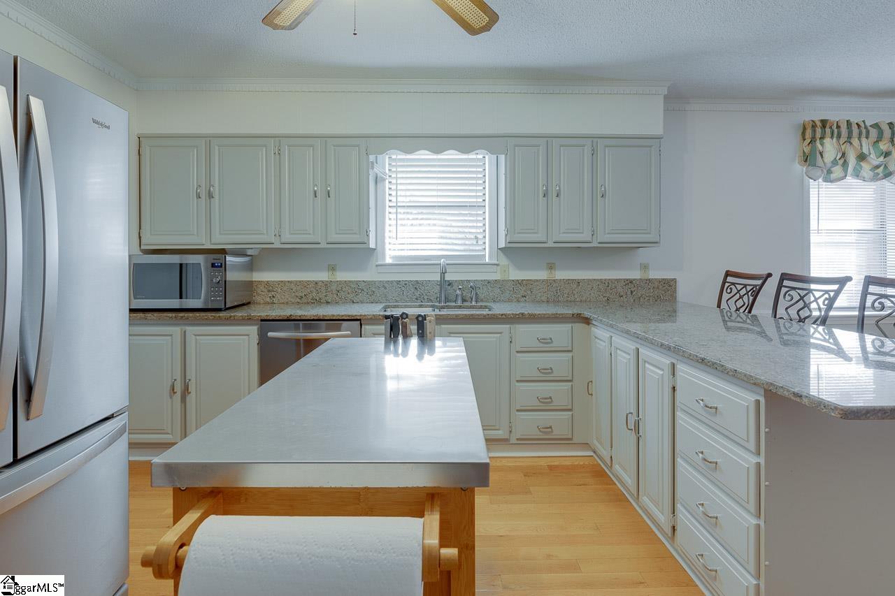 456 Jameson Road Easley, SC 29640 - Photo 6 of 34