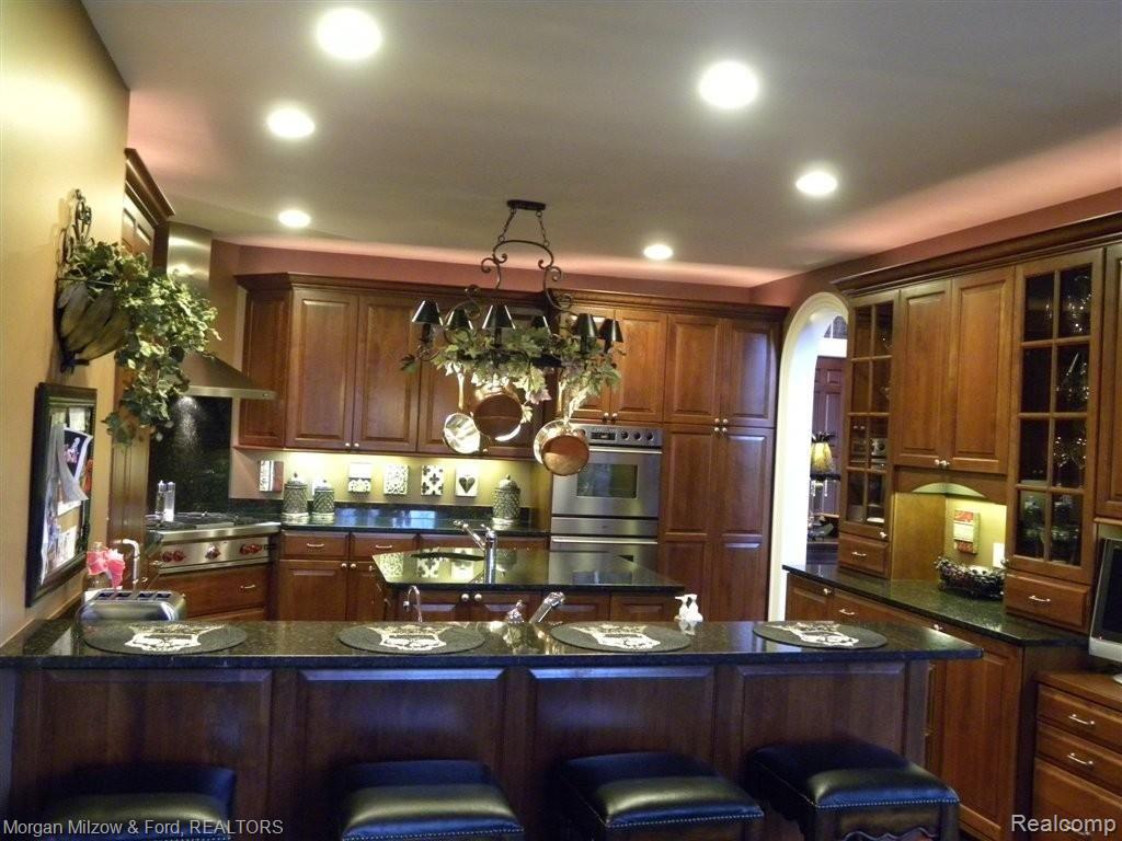 7110 Oak Ridge Court Clarkston, MI 48346 - Photo 11 of 23 Chef Choice.jpg